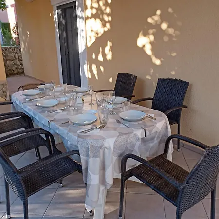Apartment Tuan Vir
